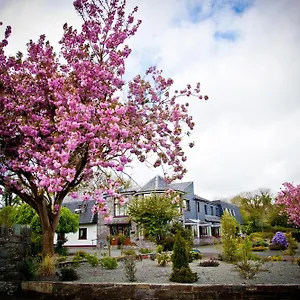 Hotel Kathleens, Lower Coolcorcoran