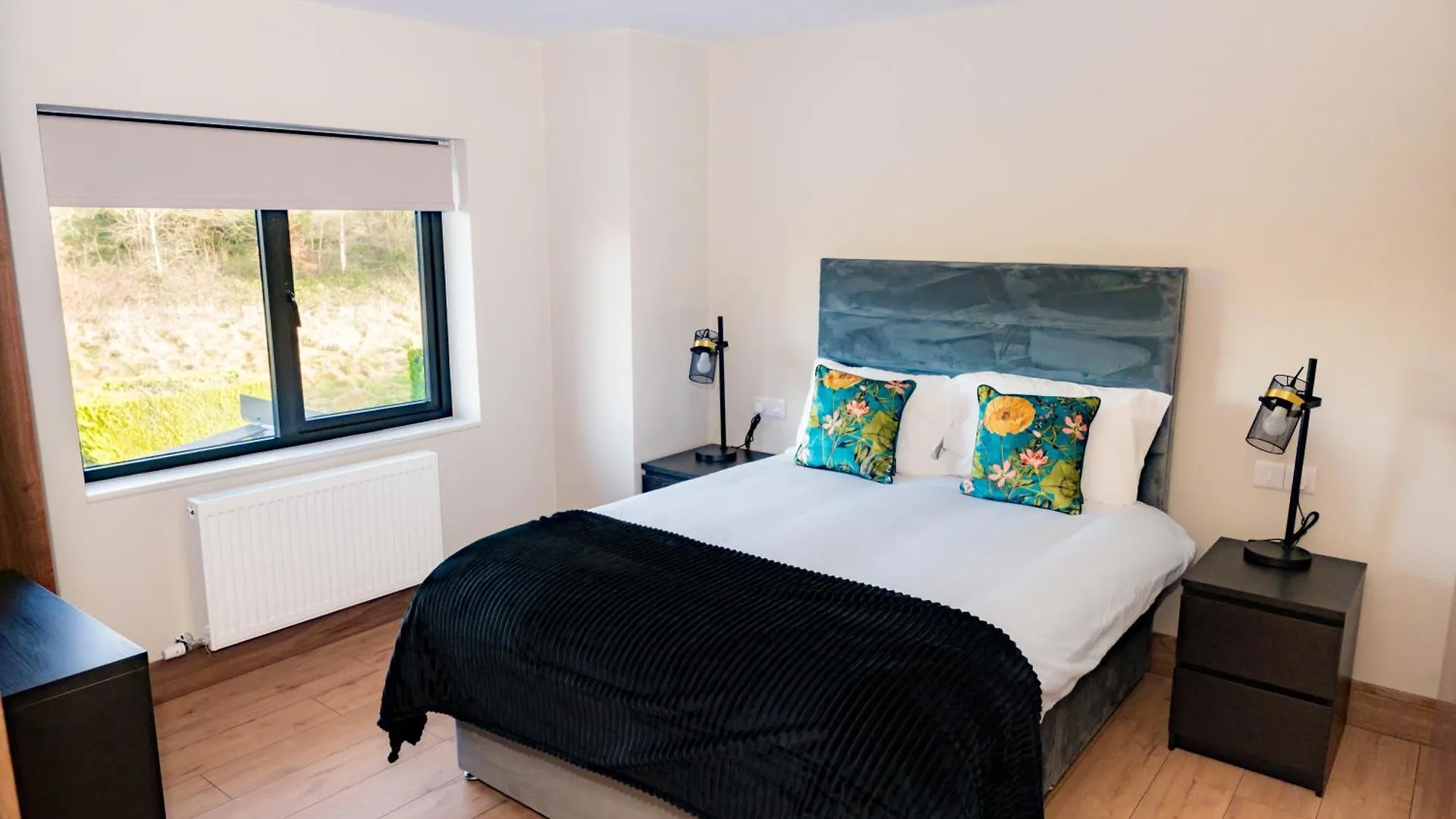 The Village Inn Killarney Apartment