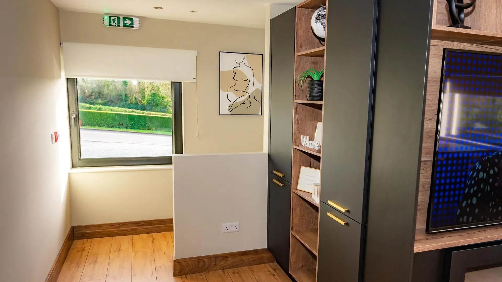 The Village Inn Killarney Apartment