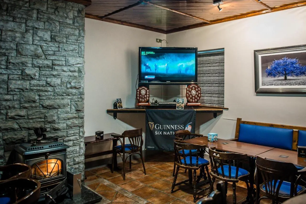 The Village Inn Killarney Apartment